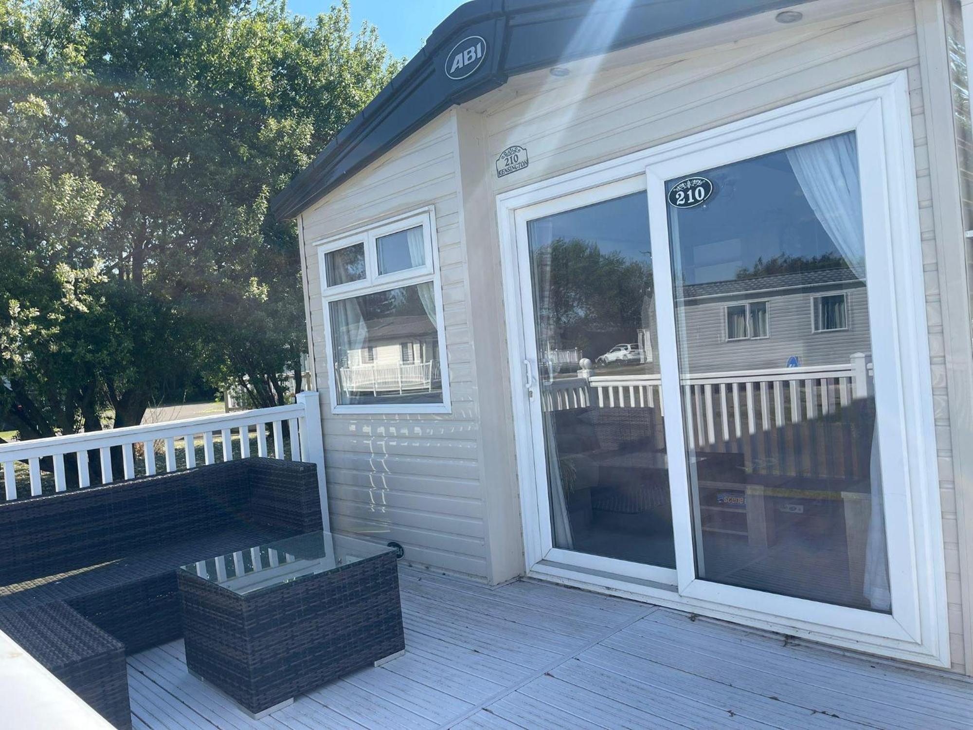 Homely Caravan At Manor Park, Nearby Hunstanton Beach In Norfolk Ref 23039T Esterno foto