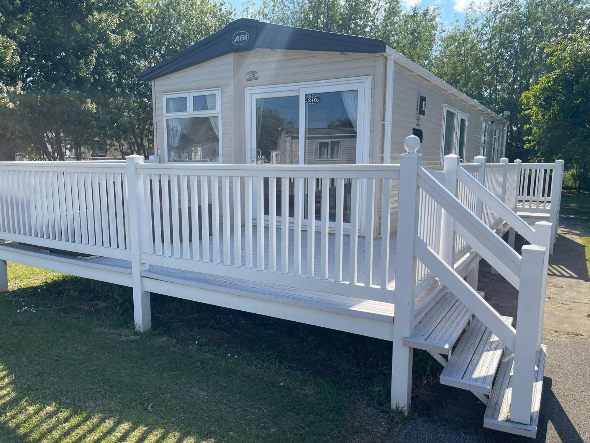 Homely Caravan At Manor Park, Nearby Hunstanton Beach In Norfolk Ref 23039T Esterno foto